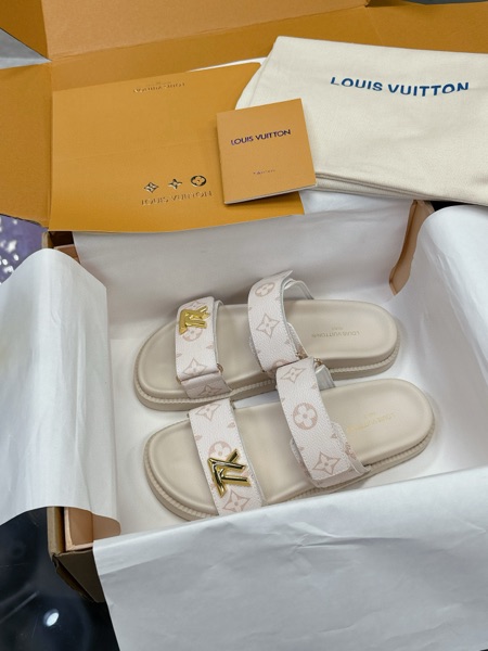 Women Louis Vuitton Shoes-519